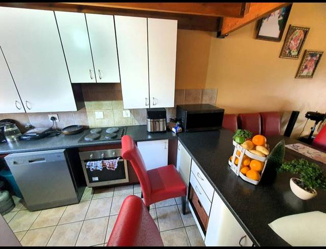 3 BEDROOM TOWNHOUSE FOR SALE IN MONTANA